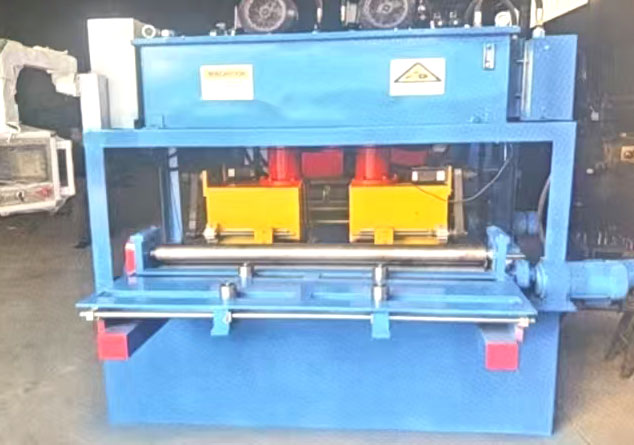 Automatic punching equipment for cable trays