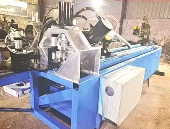 Fully automatic angle iron punching and shearing machine